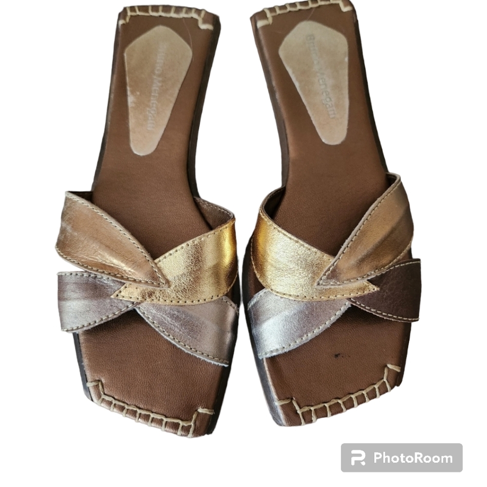 Metallic sandals size 5